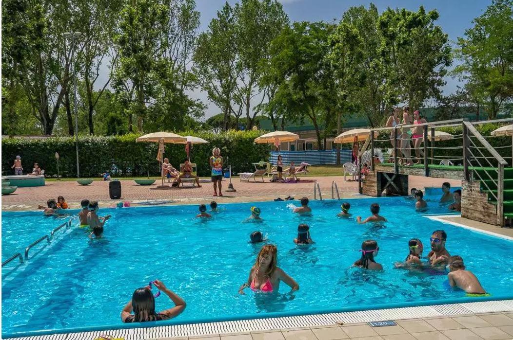 Vacanceselect Mobil Homes - Camping Pineta Sul Mare Camping Village Чезенатико Екстериор снимка