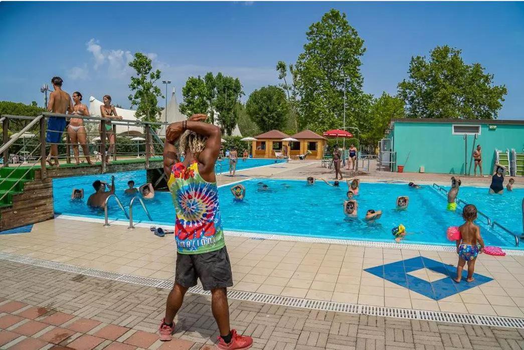 Vacanceselect Mobil Homes - Camping Pineta Sul Mare Camping Village Чезенатико Екстериор снимка